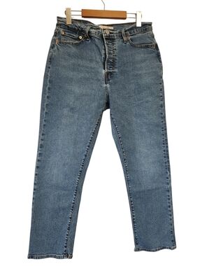 Levi's Wedgie Straight High Rise Jeans Love in the Mist Wash Clean Hem Sz 31 EUC